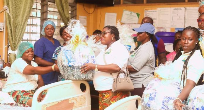lands commission ladies donates hampers to new mothers