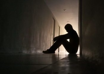 Loneliness poses risks as deadly as smoking: surgeon general