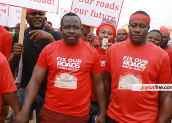 Photos: Teshie residents demonstrate over poor roads