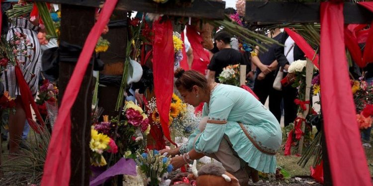 texas mall shooting officials probe gunmans possible far right links