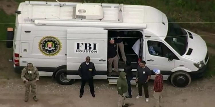 texas shooting suspect captured after tip off