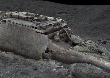 Titanic: First ever full-sized scans reveal wreck as never seen before
