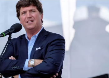 Tucker Carlson: Former Fox anchor to launch new show on Twitter