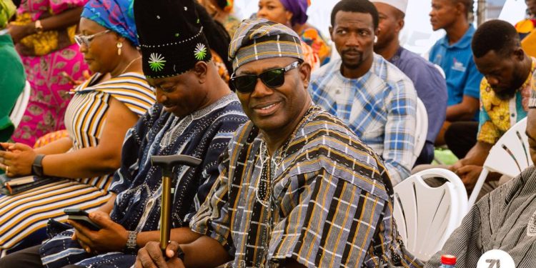 zoomlion commemorates au day with african traditional wear