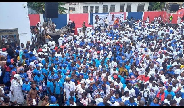 bawumia mobbed at npp headquarters as he files nomination forms