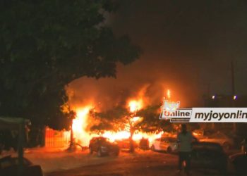 Fire guts chain of mechanic shops at Asokwa in Kumasi