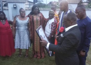 Huni-Valley Senior High School 1983-year group donates to alma mater