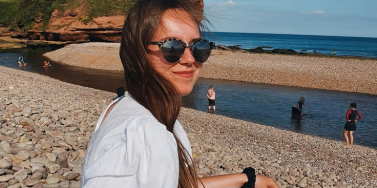 im a sugar baby older men pay me to travel the world