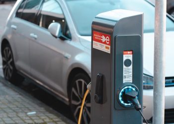 ISSER recommends adoption of electric vehicles to achieve a low-carbon transport sector