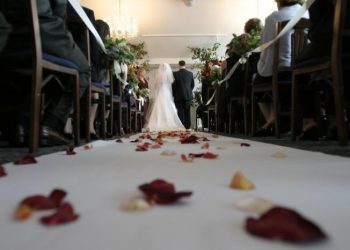 Man pulls out of financing stepdaughter’s wedding because she insisted on being walked by biological dad