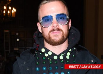 Nicki Minaj sued for allegedly damaging borrowed neckless