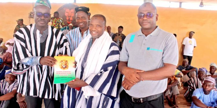 prudential bank donates c2a220000 to dagbon development fund