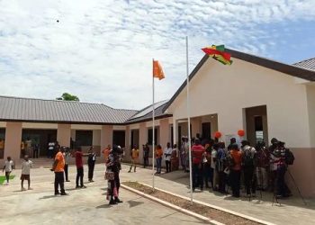 Pupils of Duose Basic School taken out of ‘class under trees’