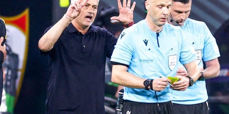 referee anthony taylor attacked by roma fans video