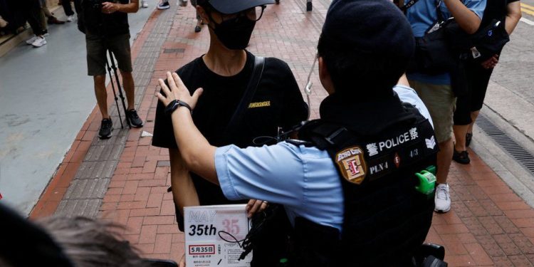 Tiananmen Square: Hong Kong police make arrests on anniversary of massacre 1 tiananmen square hong kong police make arrests on anniversary of massacre