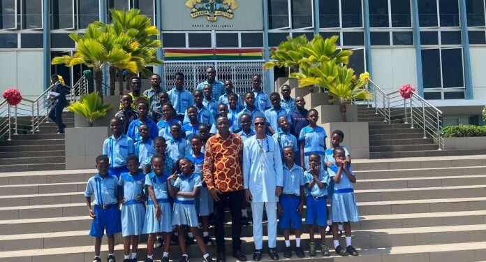 blue pearls school pays a visit to parliament