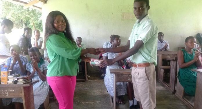 ug student supports final year students of fodome