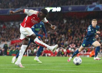 Arsenal cruise to 4-0 win over PSV on Champions League return