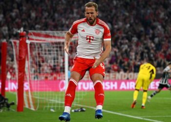 Bayern defeat Manchester United in seven-goal thriller