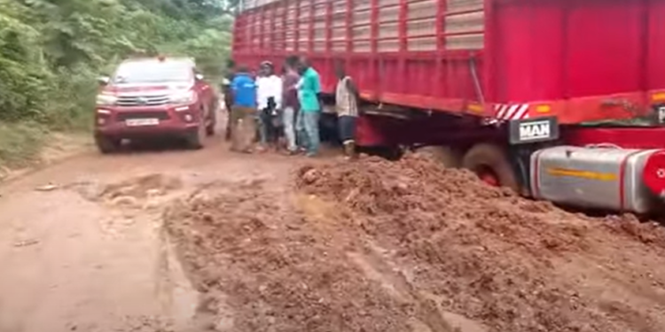 drivers passengers appeal for repair works on benchemaa adjoafua road