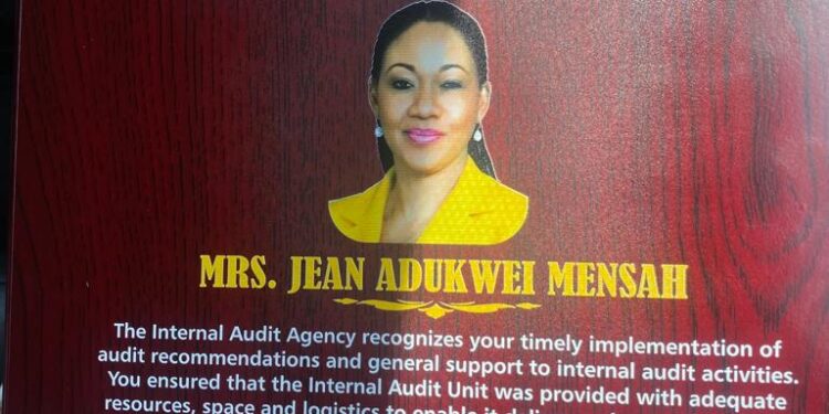 jean mensa awarded at internal audit agency conference