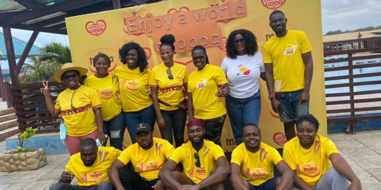 malta guinness cleans sakumono beach as part of 2023 world cleanup day