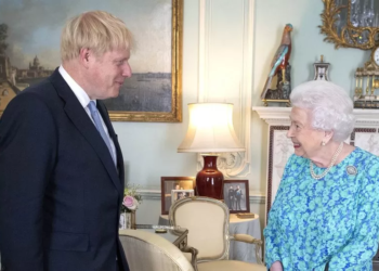 Officials discussed raising concerns about former PM Boris Johnson to Queen