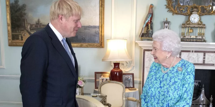 officials discussed raising concerns about former pm boris johnson to queen