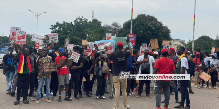 photos and videos protesters hit the street on day 3 of occupyjulorbihouse demonstration