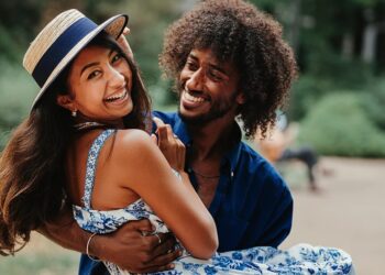 5 commonly tragic ways we lose ourselves in a relationship