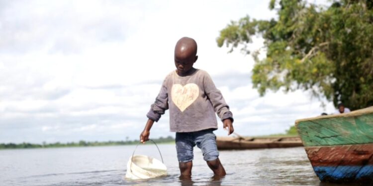 access to drinking water over 16 communities survive on the volta river