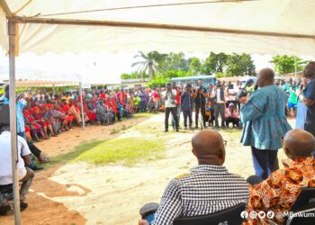 Bawumia donates GH₵160,000 to displaced victims of dam spillage