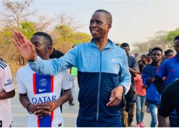 Edgar Lungu: Ex-Zambia president makes political comeback