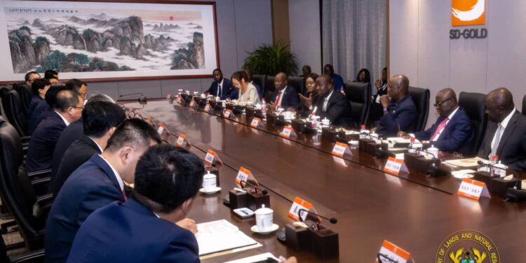 lands minister holds working meeting with shandong gold group in china