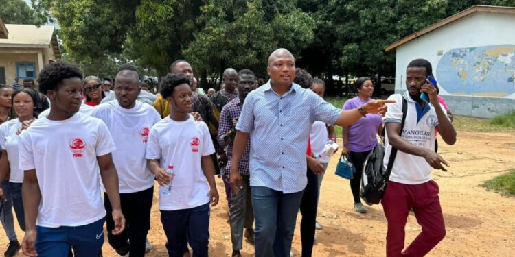 pastor daniel amoateng comes to the aid of akosombo dam spillage victims