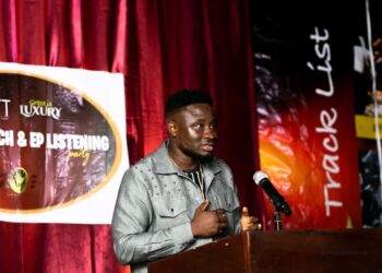 Scott Evans hosts listening session for Grace Is Luxury EP