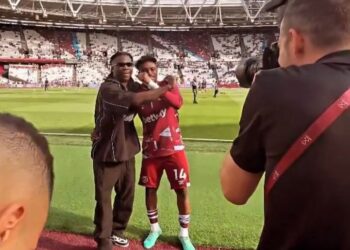 Video: Stonebwoy goes ‘crazy’ as Mohammed Kudus scores first Premier League