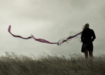 13 ways to stop overthinking your relationship, according to experts