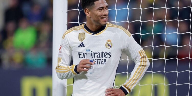 bellingham makes real madrid history in 3 0 win over cadiz