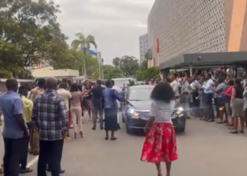 Civil Service must reprimand Finance Ministry staff for cheering Ofori-Atta after budget reading – Kwabena Donkor 2 Civil Service must reprimand Finance Ministry staff for cheering Ofori-Atta after budget reading – Kwabena Donkor