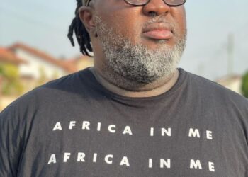 Hammer returns to music production; abandons bread business