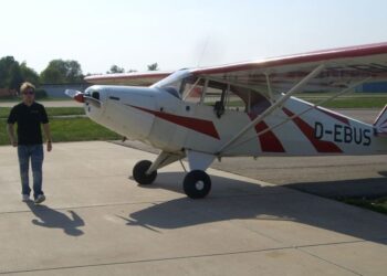 He took her on a private plane ride on their first date