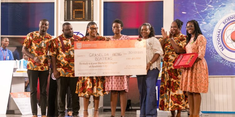 NSMQ 2023: Exceptional female contestant receives Presidential Scholarship from Academic City 1 nsmq 2023 exceptional female contestant receives presidential scholarship from academic city