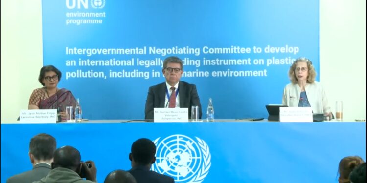 we must think about getting plastic out of nature unep executive dir on tackling pollution