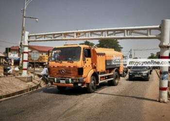 Broken height limit pole on East Legon Under-bridge stretch poses potential danger to motorists