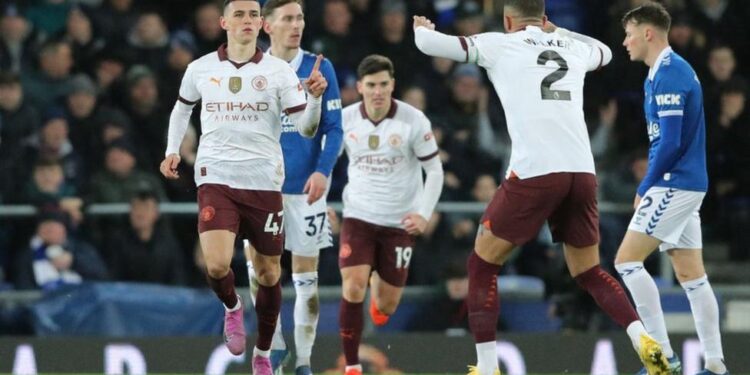 champions man city come from behind to beat everton