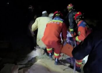 Earthquake kills at least 95 in northwest China