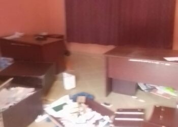Irate youth vandalise the Cocoa Board office at Dodi-Papase