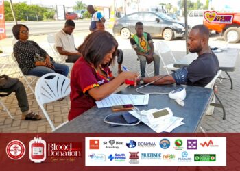 Over 200 voluntary donors participate in Luv FM blood donation drive