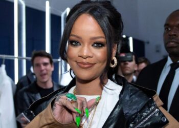 Rihanna says Davido’s ‘Unavailable’ is her song of the year